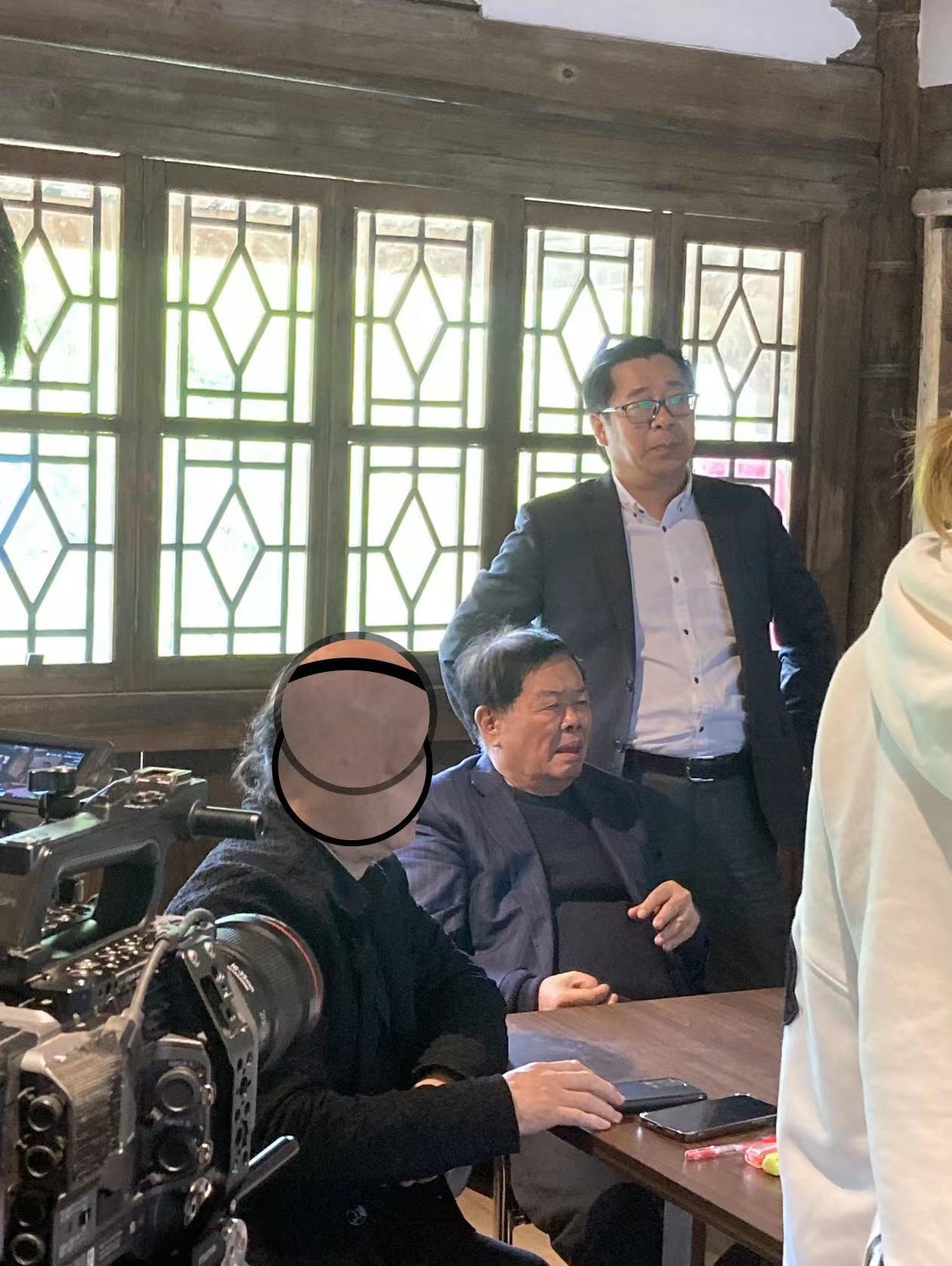 2022年3月17日,与福耀玻璃创始人,大慈善家,曹德旺先生签约福耀科技大学城酒店策划项目。